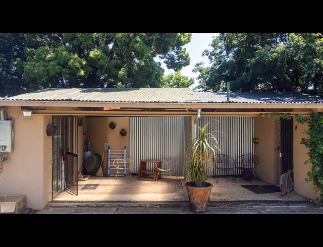 6 BEDROOM FREEHOLD FOR SALE IN HEIDELBERG CENTRAL